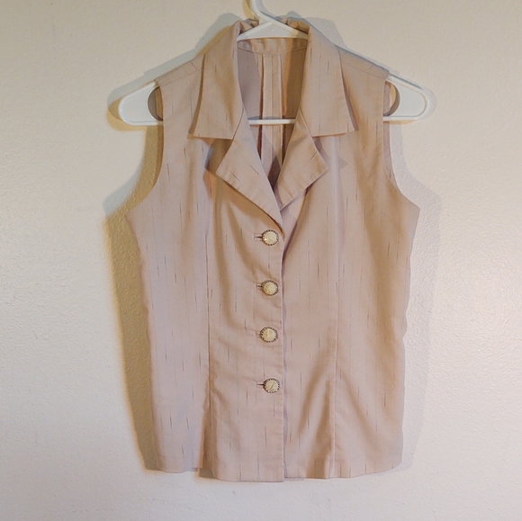 🔥4/$20 Button down sleeveless shirt - Picture 1 of 6